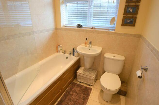 bathroom (grou...