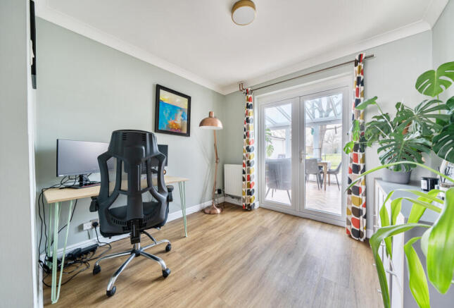 1432460-10-69c163...