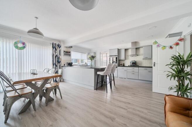 1335252-3-689fb33cca6ac