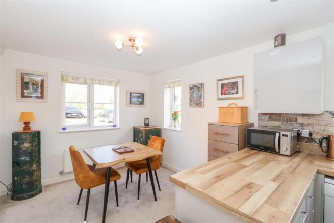 3 bed Detached for sale Image 6