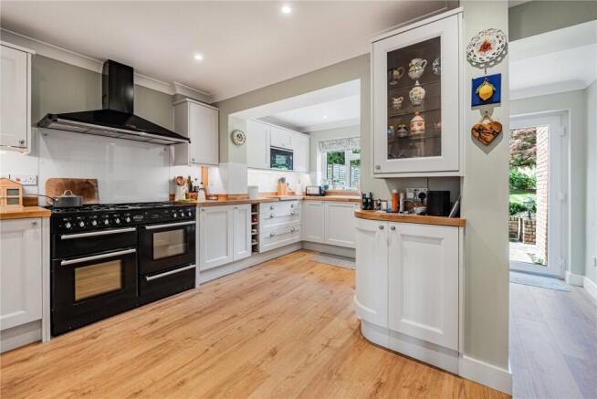 Chestnut Walk, Pulborough, West Sussex, RH20 photo 4