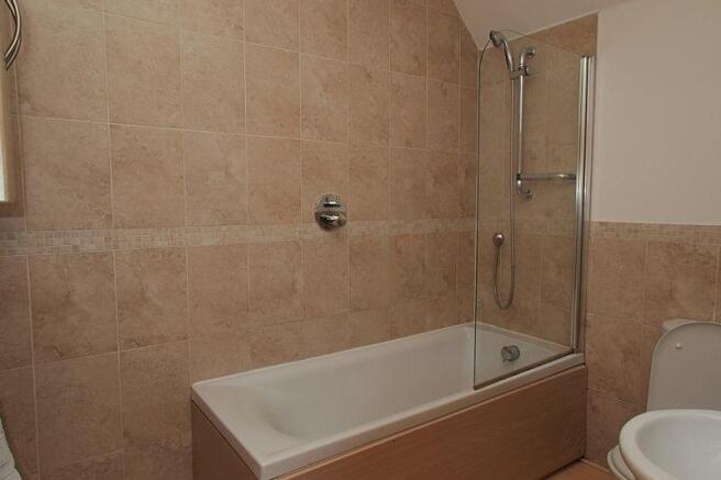 Family Bathroom 2