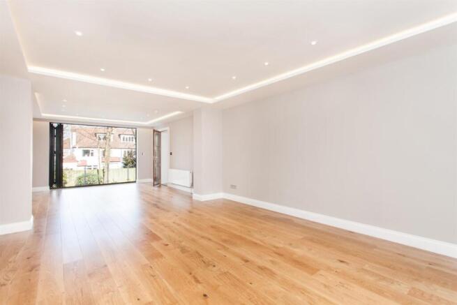 Reception room 1.JPG