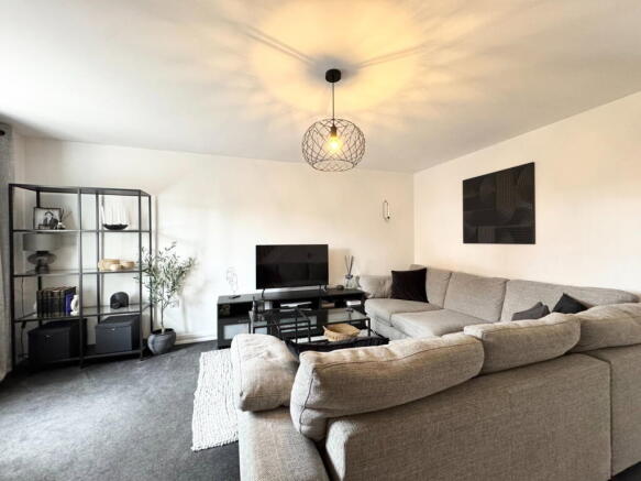 3 bed Town House for sale Image 7