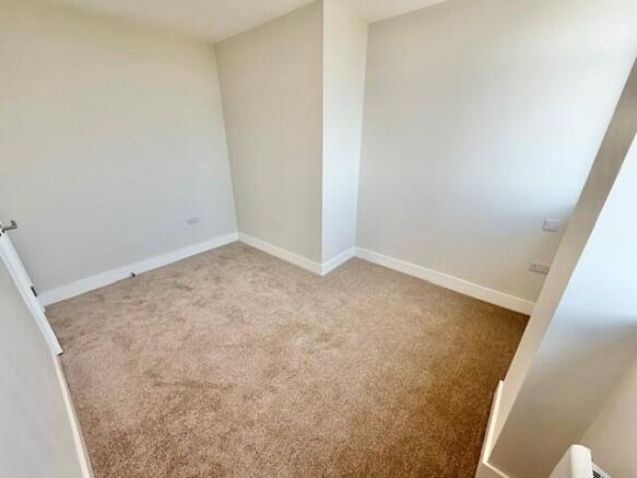 1 bed Apartment to rent Image 6