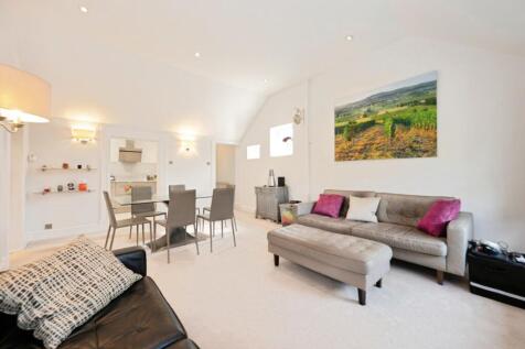 Portsmouth Road, Esher, Surrey, KT10
