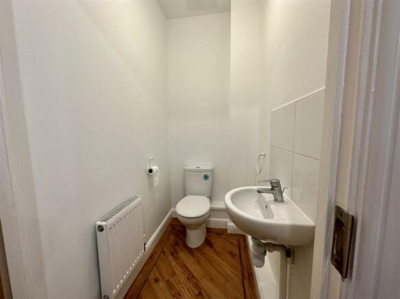 Cloakroom/wc