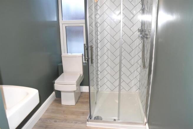 2 bed Flat to rent Image 8