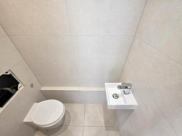 4 bed Town House to rent Image 6
