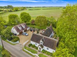 Stomps, Bacon End Road, Dunmow CM6 1JW