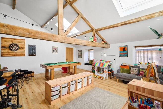4 bed Link Detached House for sale Image 8