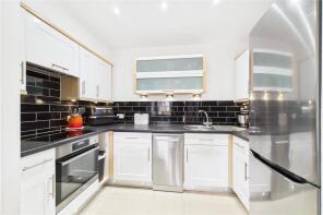 98, Howlands Court, Commonwealth Drive, Three Bridges, Crawley RH10 1AW