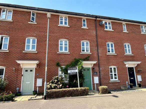 8 Banks Crescent Front.jpg