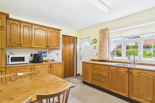 KITCHEN DINER