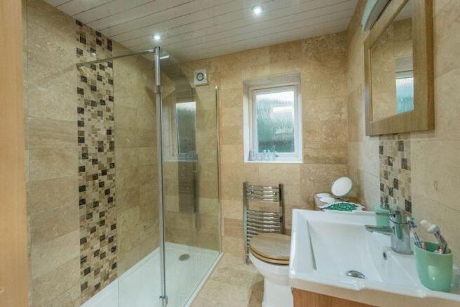 Bungalow Bathroom