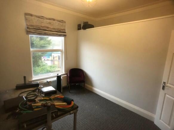 4 bed End of Terrace to rent Image 6