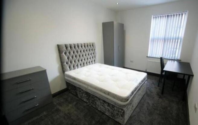 4 bed Terraced to rent Image 5