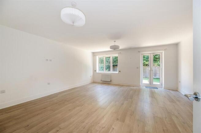 Tawny Close, Birdham, Chichester photo 4