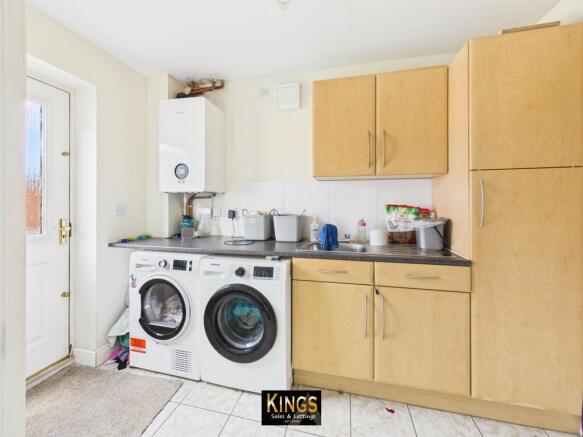 4 bed Detached for sale Image 10