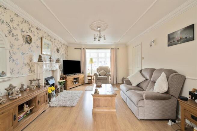 11 Fullbrook Close_1.jpg