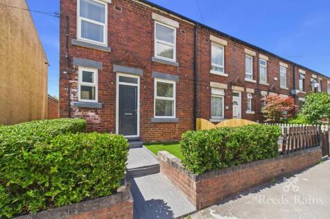 Devonshire Terrace, Holmewood, Chesterfield, Derbyshire, S42