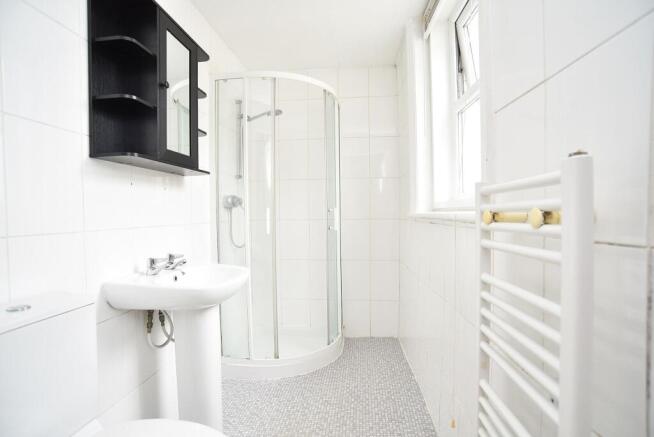 2 bed Flat to rent Image 12
