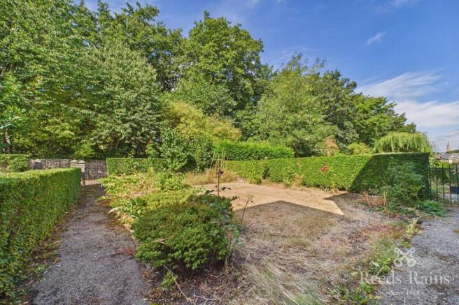 3 bed Semi-Detached for sale Image 5