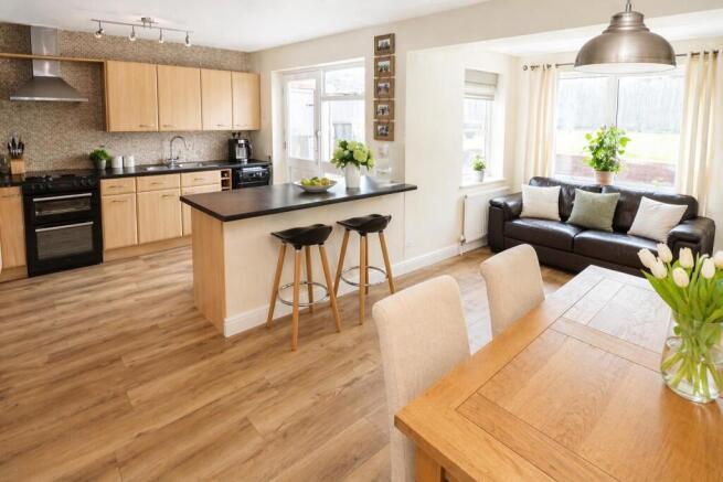 Kitchen / Dining Room