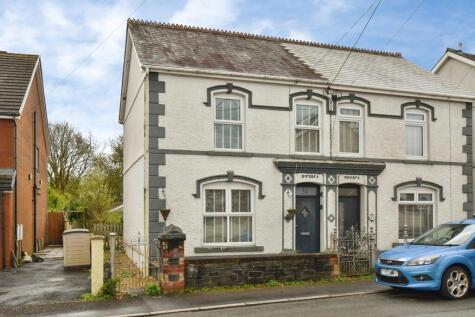 Tycroes Road, Tycroes, Ammanford, Carmarthenshire, SA18