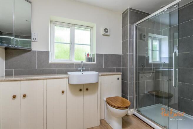220511 - 12 St Barts Close - 19 [WM].jpg