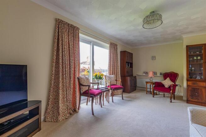 Ferny Court, Penylan, Cardiff photo 3