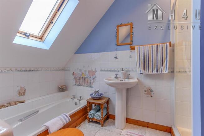 FAMILY BATHROOM: