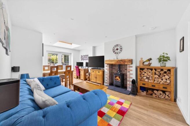 FAMILY ROOM/DINING ROOM
