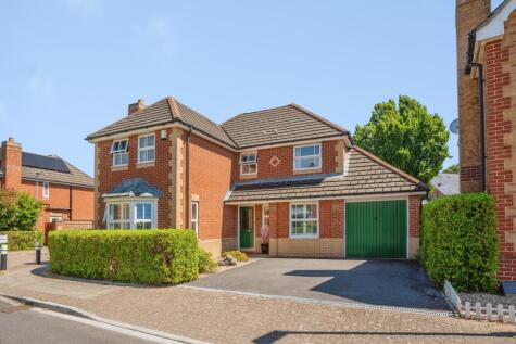 Siskin Road, Southsea, PO4