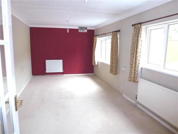 DINING ROOM (OR BEDROOM 4)