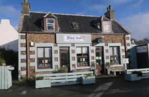 Uiginish View, A863 B884 Junction - A850 Junction, Kilmuir, Dunvegan IV55 8WA