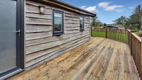 Walknut Lodge, Hentevene Holiday Park, EX23 0LF