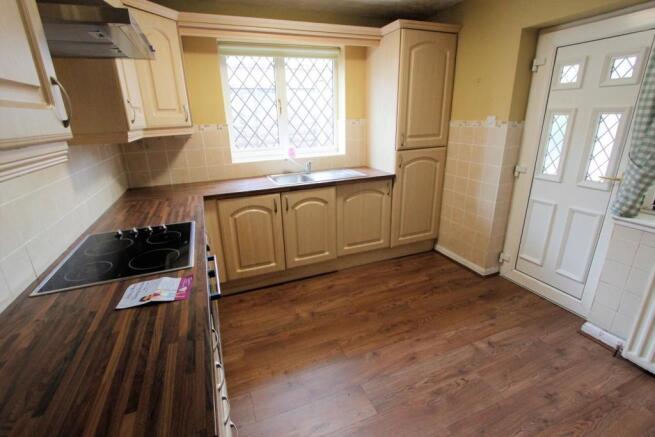 Kitchen (2).JPG