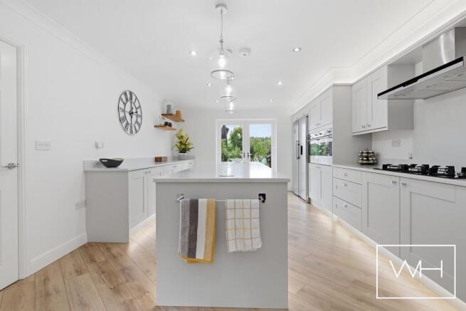 5 bed Detached for sale Image 10
