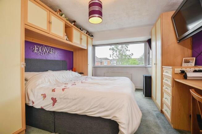 4 bed Semi-Detached for sale Image 12