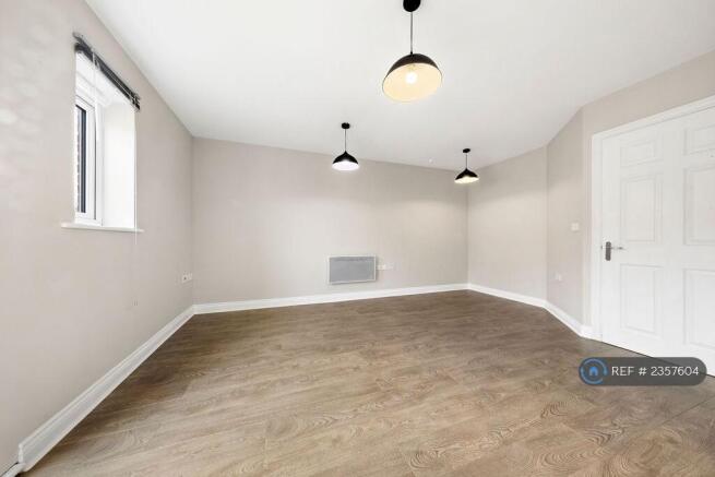 Living Room / Dining