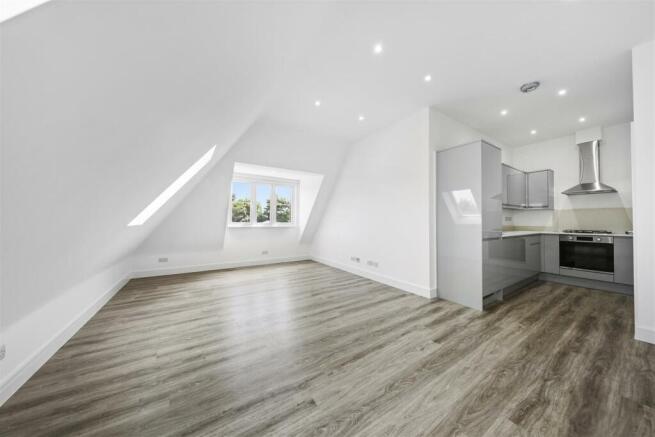 Flats 7, 15-17 Tudor Gardens - 651o0k5BnWQGUrFIpbg