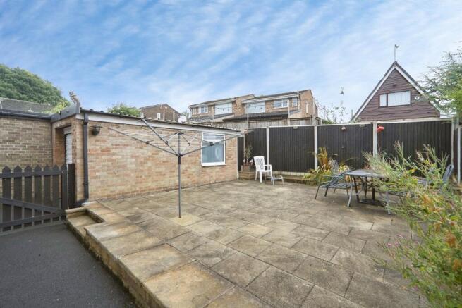 3 bed Semi-Detached for sale Image 8