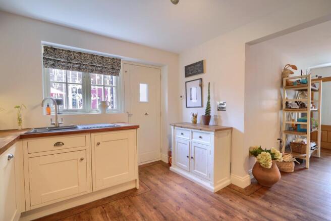 2 bed Detached for sale Image 7