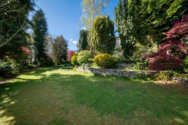 6 bed Detached for sale Image 3