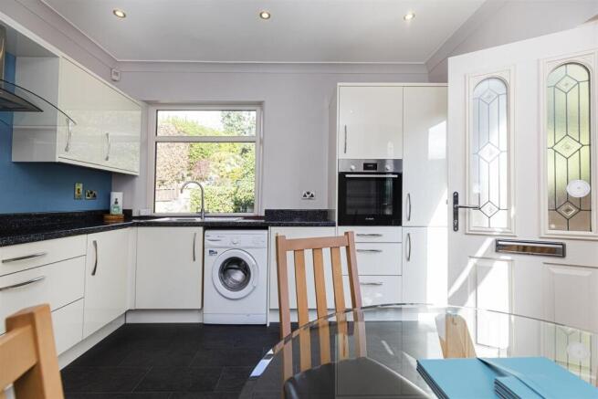 2 bed Detached Bungalow for sale Image 8