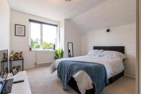 Old Road East, Gravesend, Kent, DA12 1PG