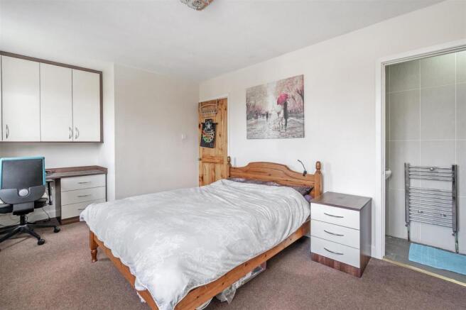113 Ferndown Road-7_lo.jpg