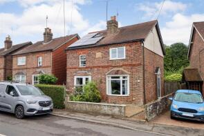 7, Carylls Cottages, Faygate Lane, Horsham RH12 4SQ