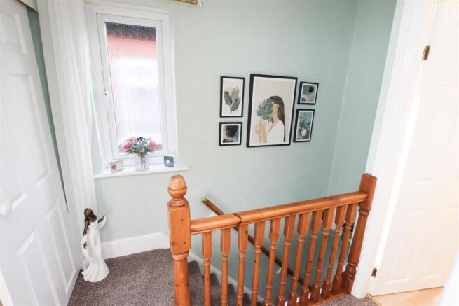 3 bed House to rent Image 9